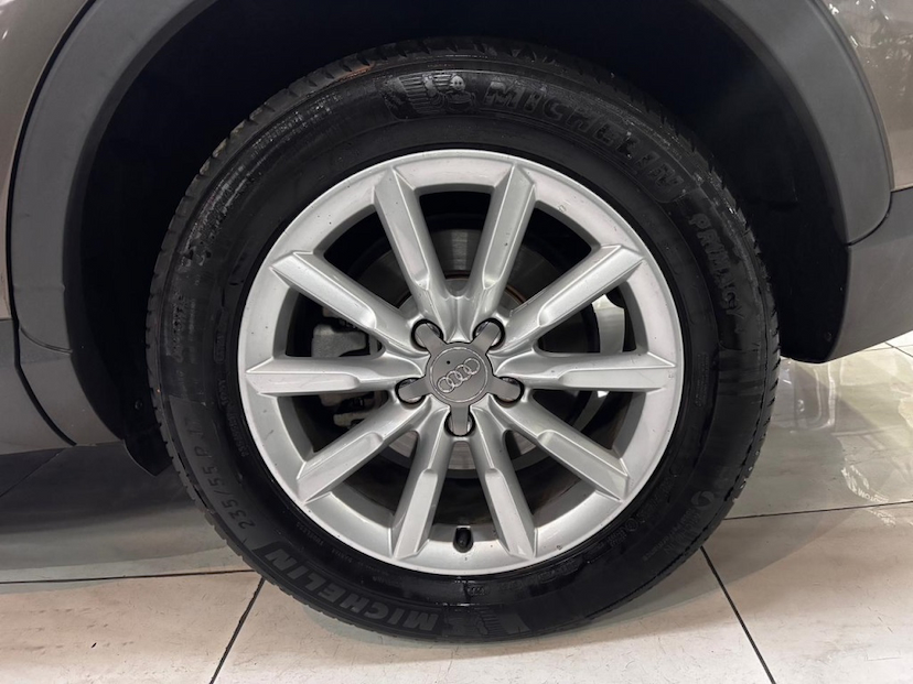 Foto do veículo AUDI Q3 1.4 TFSI AMBITION FLEX 4P S TRONIC 2017 56.462 KM 129.777,00