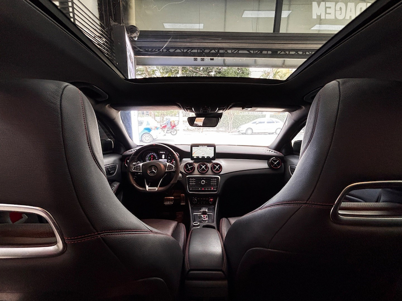 Foto do veículo MERCEDES-BENZ GLA 45 AMG 2.0 16V TURBO GASOLINA 4P AUTOMÁTICO 2017 23.800 KM 217.777,00