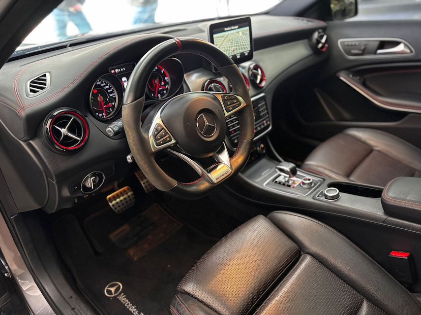 Foto do veículo MERCEDES-BENZ GLA 45 AMG 2.0 16V TURBO GASOLINA 4P AUTOMÁTICO 2017 23.800 KM 217.777,00
