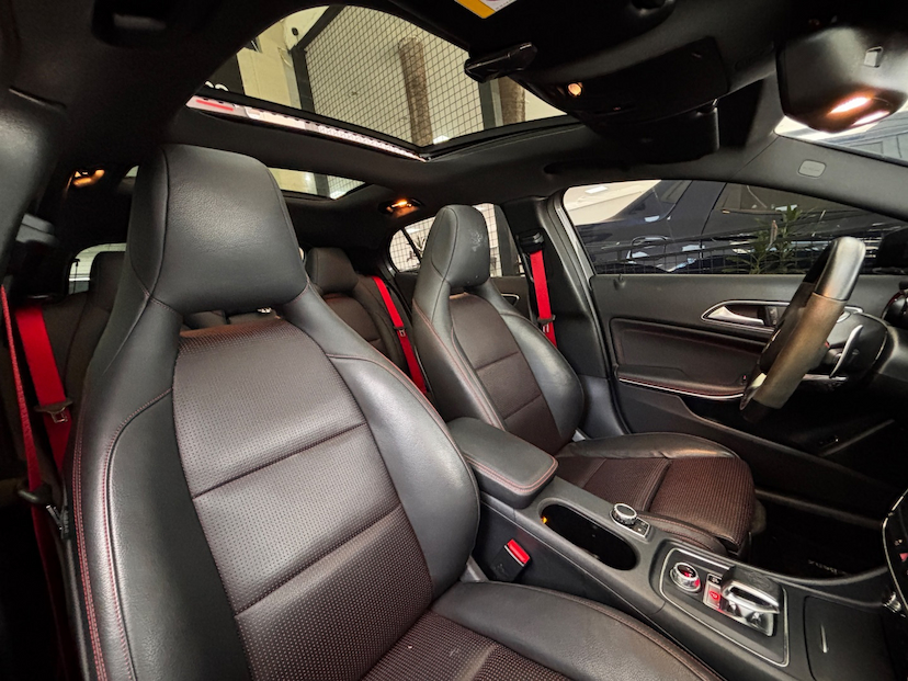 Foto do veículo MERCEDES-BENZ GLA 45 AMG 2.0 16V TURBO GASOLINA 4P AUTOMÁTICO 2017 23.800 KM 217.777,00