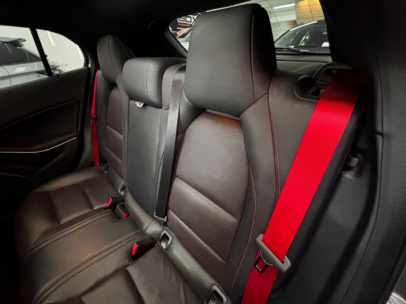 Foto do veículo MERCEDES-BENZ GLA 45 AMG 2.0 16V TURBO GASOLINA 4P AUTOMÁTICO 2017 23.800 KM 217.777,00
