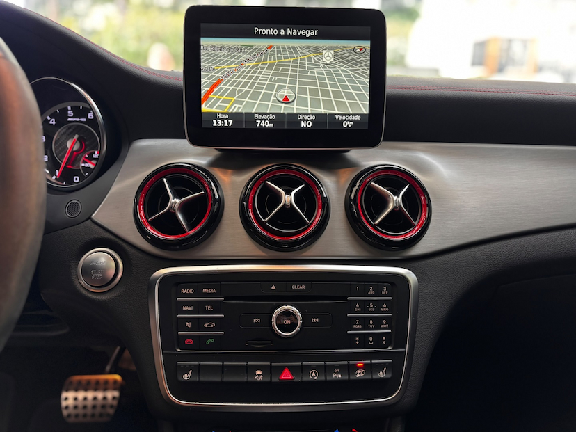 Foto do veículo MERCEDES-BENZ GLA 45 AMG 2.0 16V TURBO GASOLINA 4P AUTOMÁTICO 2017 23.800 KM 217.777,00