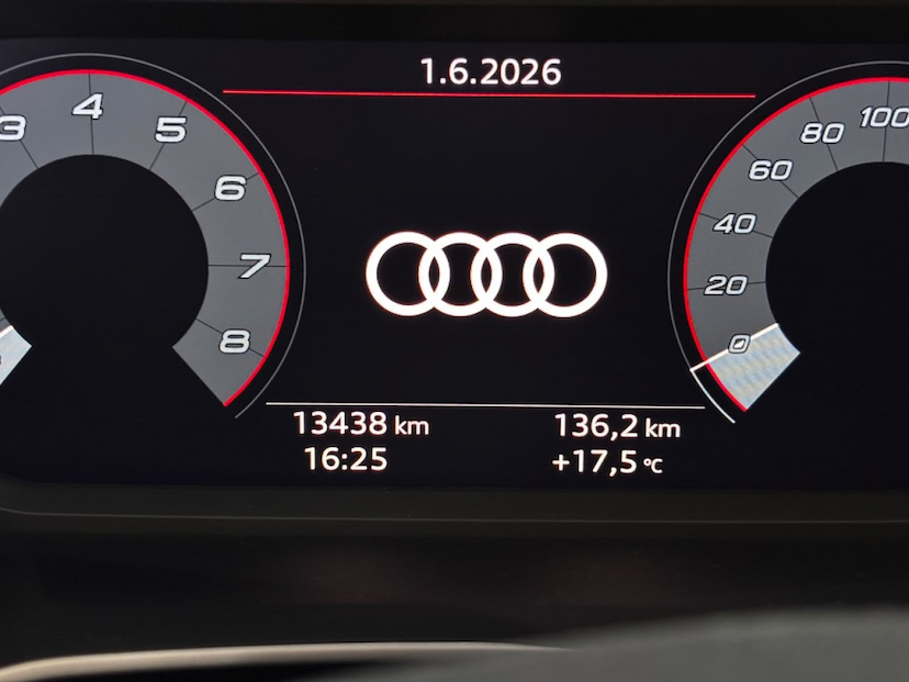 Foto do veículo AUDI Q3 2.0 40 TFSI GASOLINA PERFORMANCE QUATTRO TIPTRONIC 2023 13.438 KM 217.777,00
