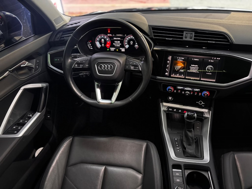 Foto do veículo AUDI Q3 2.0 40 TFSI GASOLINA PERFORMANCE QUATTRO TIPTRONIC 2023 13.438 KM 217.777,00