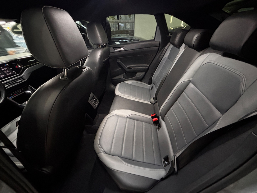 Foto do veículo VOLKSWAGEN NIVUS 1.0 200 TSI TOTAL FLEX HIGHLINE AUTOMÁTICO 2022 55.240 KM 110.777,00