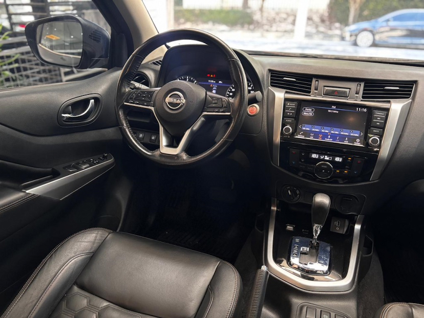 Foto do veículo NISSAN FRONTIER 2.3 16V TURBO DIESEL PLATINUM CD 4X4 AUTOMÁTICO 2024 55.998 KM 191.777,00