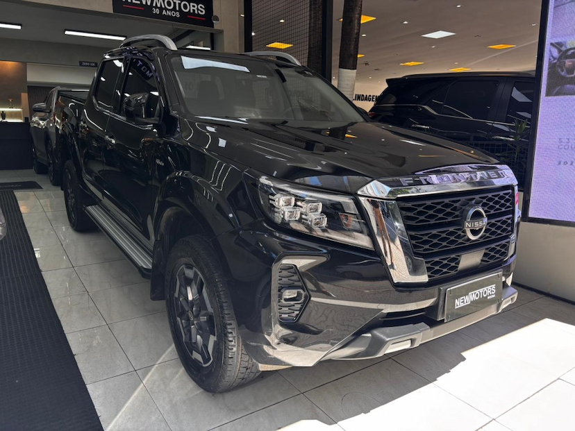 Foto do veículo NISSAN FRONTIER 2.3 16V TURBO DIESEL PLATINUM CD 4X4 AUTOMÁTICO 2024 55.998 KM 191.777,00