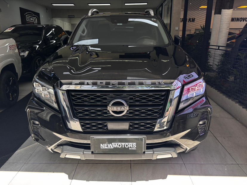 Foto do veículo NISSAN FRONTIER 2.3 16V TURBO DIESEL PLATINUM CD 4X4 AUTOMÁTICO 2024 55.998 KM 191.777,00