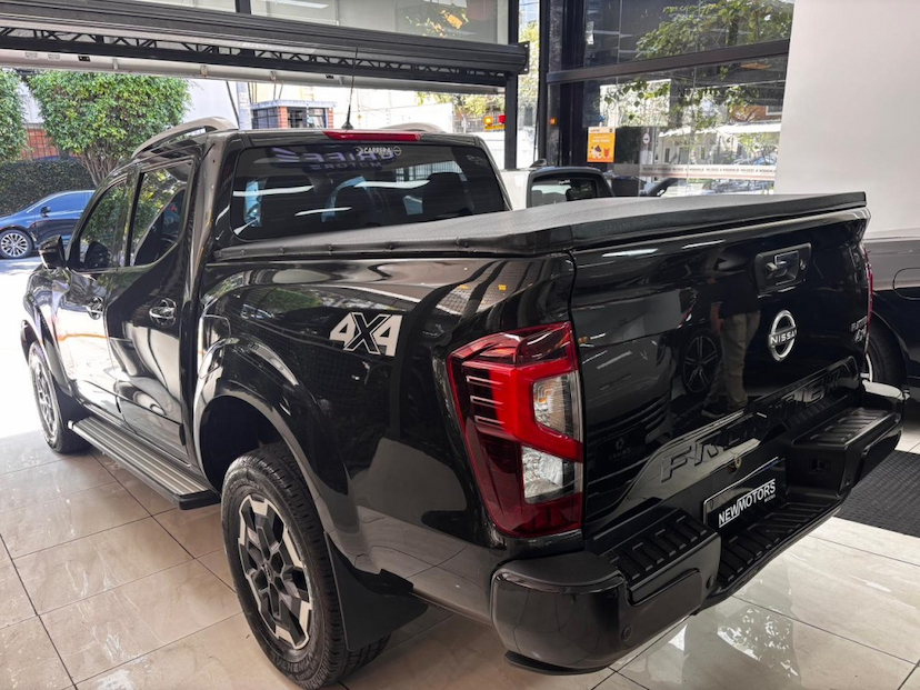 Foto do veículo NISSAN FRONTIER 2.3 16V TURBO DIESEL PLATINUM CD 4X4 AUTOMÁTICO 2024 55.998 KM 191.777,00