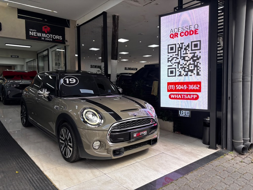 Foto do veículo MINI COOPER 2.0 16V TWINPOWER GASOLINA S 4P STEPTRONIC 2019 65.093 KM 124.777,00