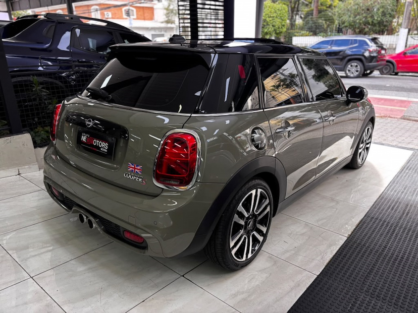 Foto do veículo MINI COOPER 2.0 16V TWINPOWER GASOLINA S 4P STEPTRONIC 2019 65.093 KM 124.777,00