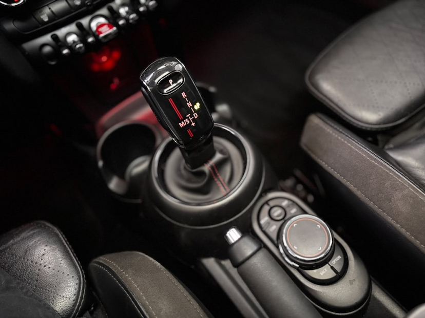 Foto do veículo MINI COOPER 2.0 16V TWINPOWER GASOLINA S 4P STEPTRONIC 2019 65.093 KM 124.777,00