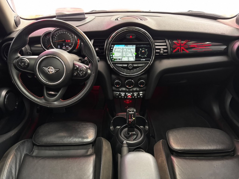 Foto do veículo MINI COOPER 2.0 16V TWINPOWER GASOLINA S 4P STEPTRONIC 2019 65.093 KM 124.777,00