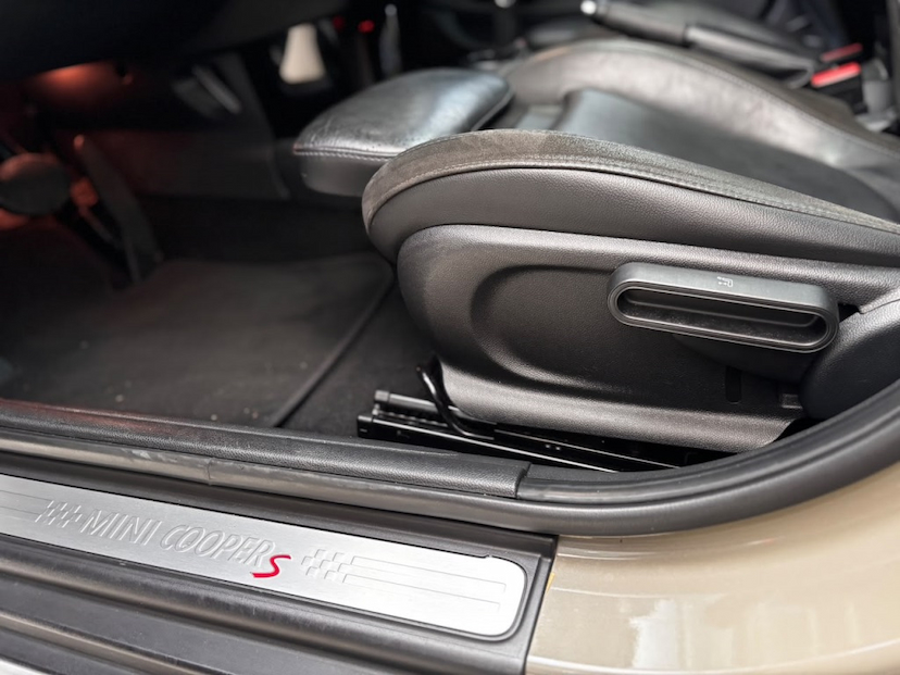 Foto do veículo MINI COOPER 2.0 16V TWINPOWER GASOLINA S 4P STEPTRONIC 2019 65.093 KM 124.777,00