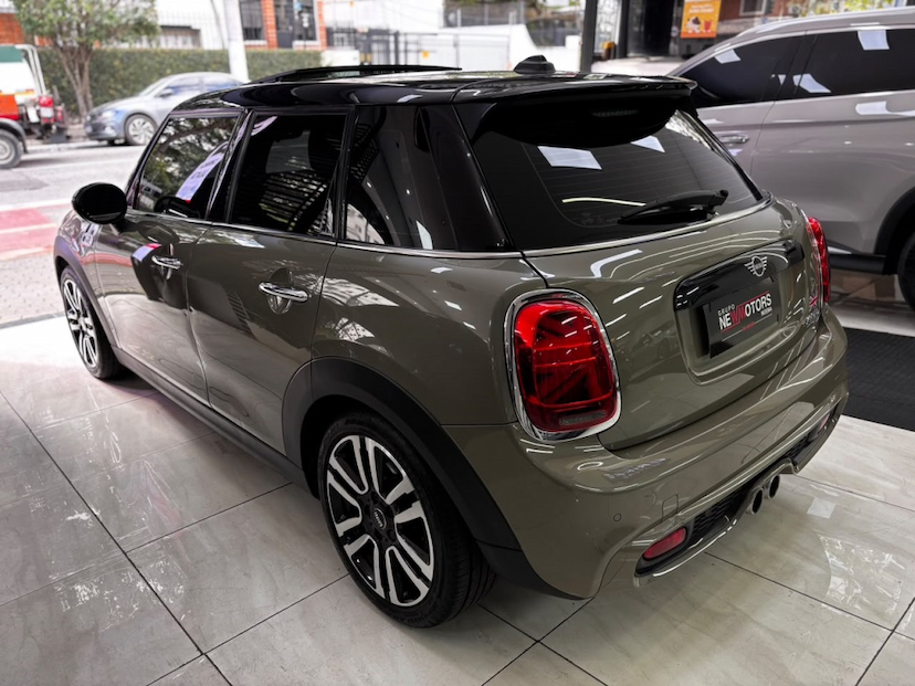 Foto do veículo MINI COOPER 2.0 16V TWINPOWER GASOLINA S 4P STEPTRONIC 2019 65.093 KM 124.777,00