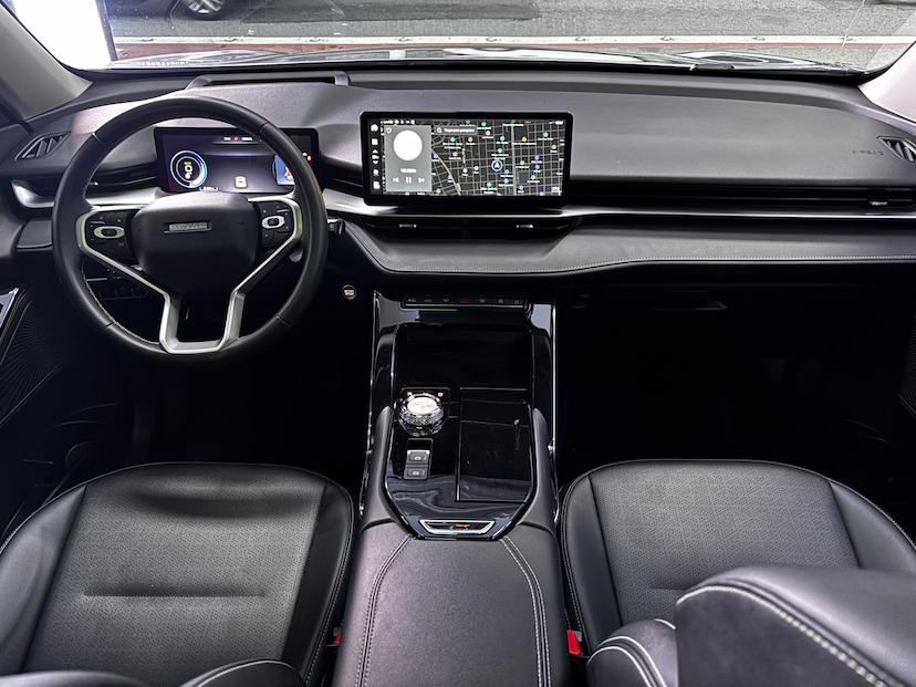 Foto do veículo GWM HAVAL H6 1.5 HEV PREMIUM E-TRACTION 2024 45.553 KM 178.777,00