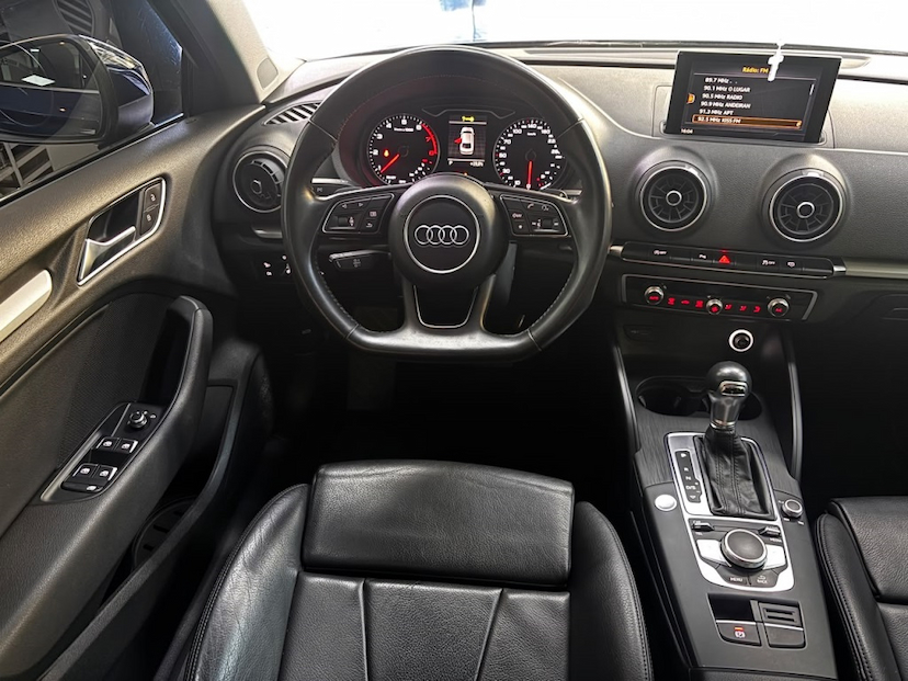 Foto do veículo AUDI A3 1.4 TFSI FLEX SEDAN PRESTIGE PLUS TIPTRONIC 2020 63.008 KM 124.777,00