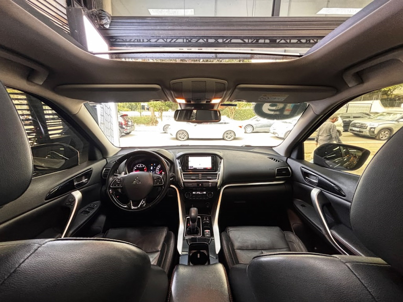 Foto do veículo MITSUBISHI ECLIPSE CROSS 1.5 MIVEC TURBO GASOLINA HPE-S CVT 2019 67.085 KM 109.777,00