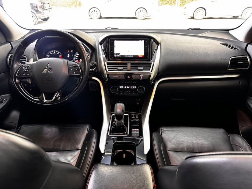 Foto do veículo MITSUBISHI ECLIPSE CROSS 1.5 MIVEC TURBO GASOLINA HPE-S CVT 2019 67.085 KM 109.777,00