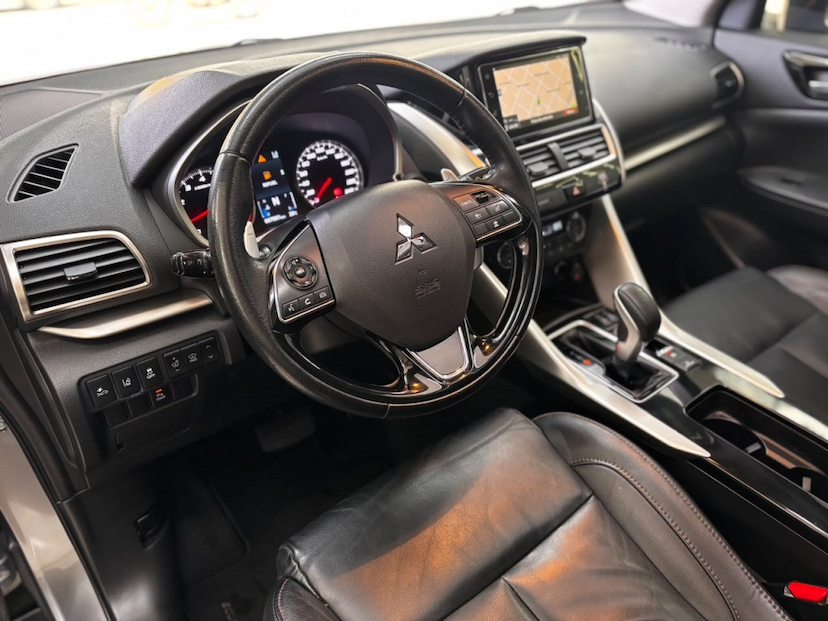Foto do veículo MITSUBISHI ECLIPSE CROSS 1.5 MIVEC TURBO GASOLINA HPE-S CVT 2019 67.085 KM 109.777,00