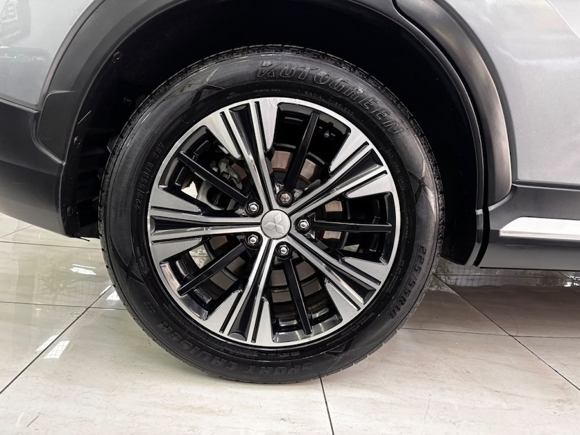 Foto do veículo MITSUBISHI ECLIPSE CROSS 1.5 MIVEC TURBO GASOLINA HPE-S CVT 2019 67.085 KM 109.777,00