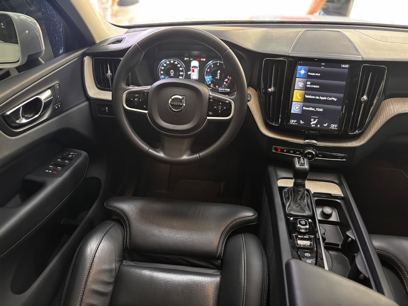 Foto do veículo VOLVO XC60 2.0 T5 GASOLINA INSCRIPTION AWD GEARTRONIC 2019 82.949 KM 158.777,00
