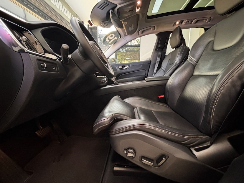 Foto do veículo VOLVO XC60 2.0 T5 GASOLINA INSCRIPTION AWD GEARTRONIC 2019 82.949 KM 158.777,00