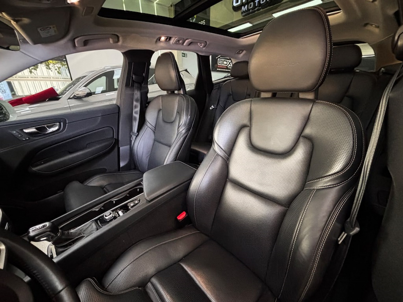 Foto do veículo VOLVO XC60 2.0 T5 GASOLINA INSCRIPTION AWD GEARTRONIC 2019 82.949 KM 158.777,00