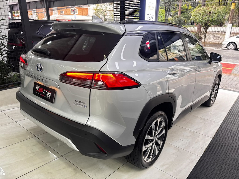 Foto do veículo TOYOTA COROLLA CROSS 1.8 VVT-I HYBRID FLEX XRV CVT 2024 50.790 KM 209.777,00