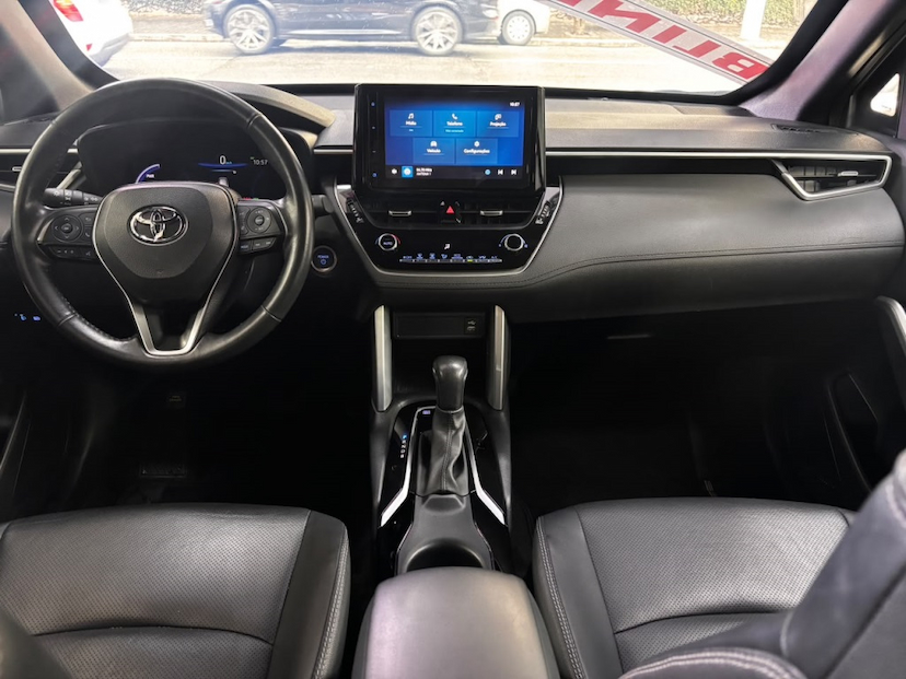 Foto do veículo TOYOTA COROLLA CROSS 1.8 VVT-I HYBRID FLEX XRV CVT 2024 50.790 KM 209.777,00