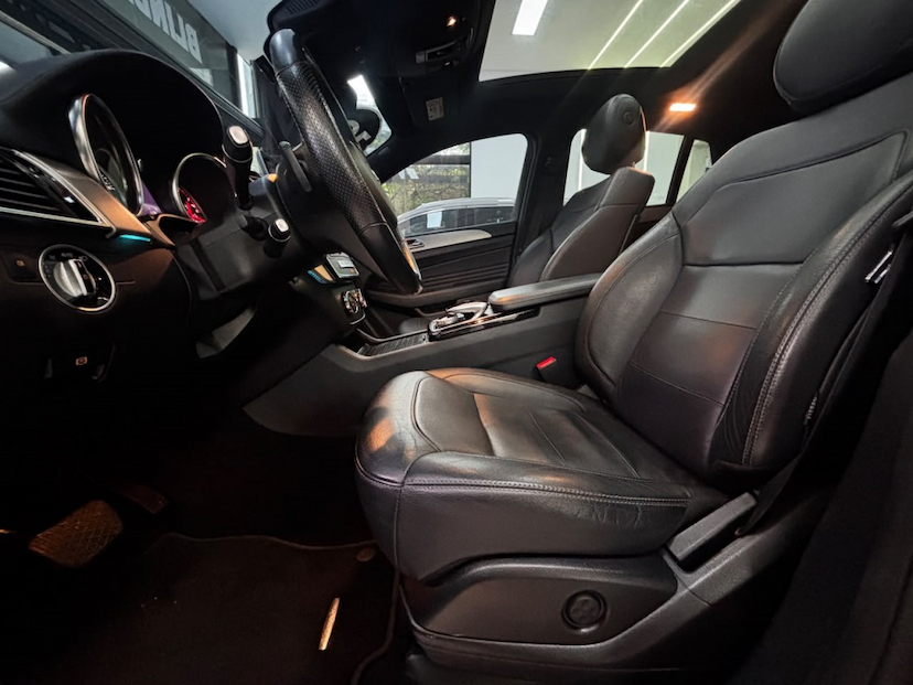 Foto do veículo MERCEDES-BENZ GLE 400 3.0 V6 GASOLINA HIGHWAY COUPÉ 4MATIC 9G-TRONIC 2019 45.942 KM 299.777,00