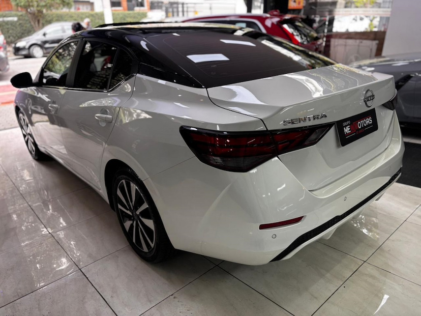 Foto do veículo NISSAN SENTRA 2.0 16V GASOLINA EXCLUSIVE XTRONIC 2025 5.848 KM 153.777,00