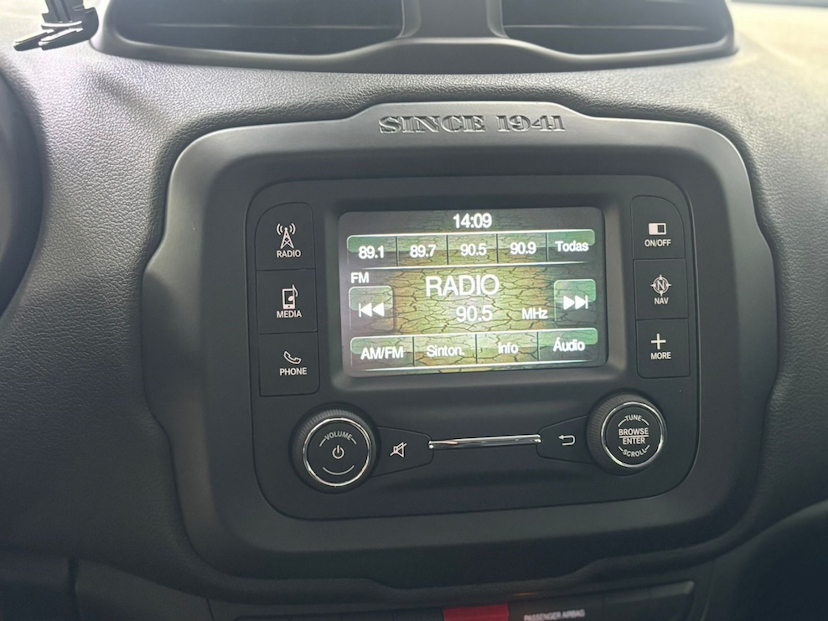 Foto do veículo JEEP RENEGADE 1.8 16V FLEX LIMITED 4P AUTOMÁTICO 2017 49.236 KM 74.777,00