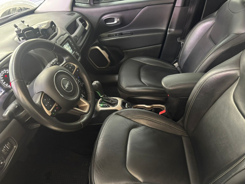 Foto do veículo JEEP RENEGADE 1.8 16V FLEX LIMITED 4P AUTOMÁTICO 2017 49.236 KM 74.777,00