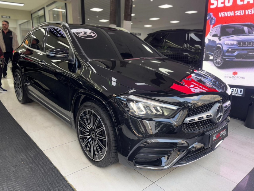 Foto do veículo MERCEDES-BENZ GLA 200 1.3 MHEV AMG LINE 7G-DCT 2024 27.531 KM 275.777,00