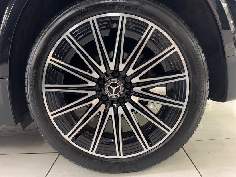 Foto do veículo MERCEDES-BENZ GLA 200 1.3 MHEV AMG LINE 7G-DCT 2024 27.531 KM 275.777,00