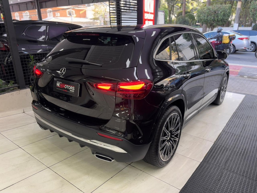 Foto do veículo MERCEDES-BENZ GLA 200 1.3 MHEV AMG LINE 7G-DCT 2024 27.531 KM 275.777,00