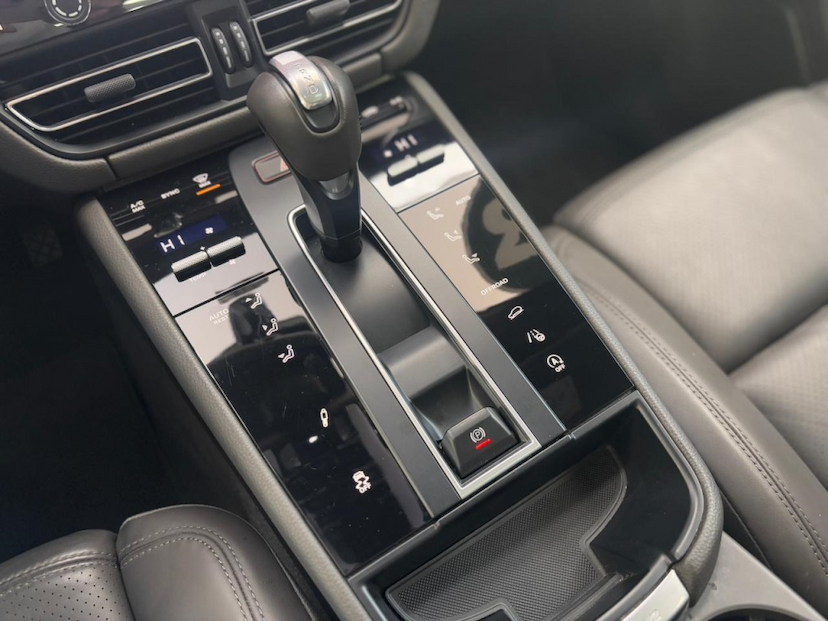 Foto do veículo PORSCHE MACAN 2.9 V6 BITURBO GASOLINA S PDK 2023 11.103 KM 489.777,00