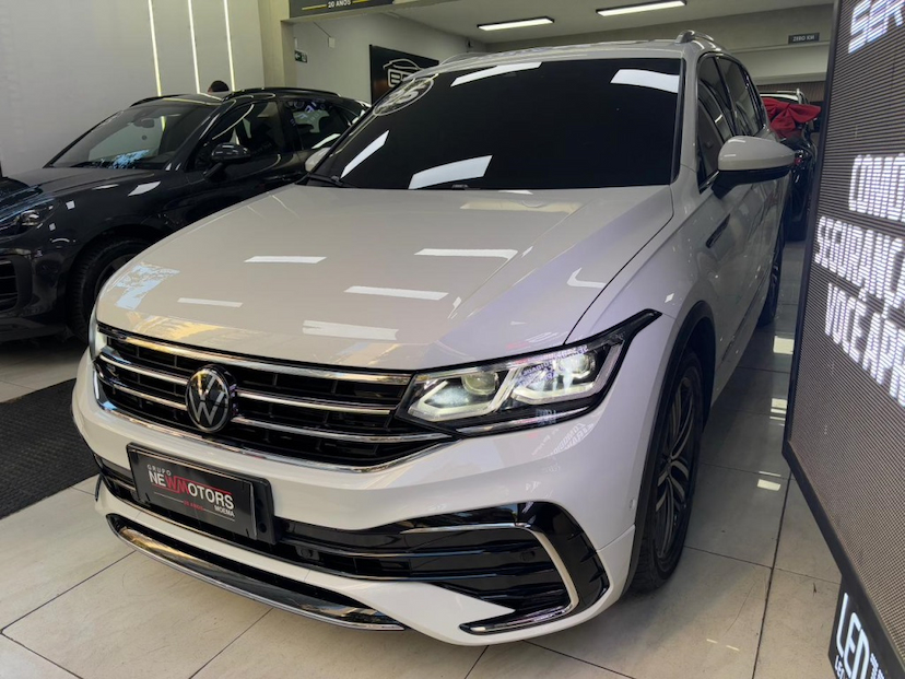 Foto do veículo VOLKSWAGEN TIGUAN 2.0 300 TSI GASOLINA ALLSPACE R-LINE AUTOMÁTICO 2025 15.867 KM 242.777,00