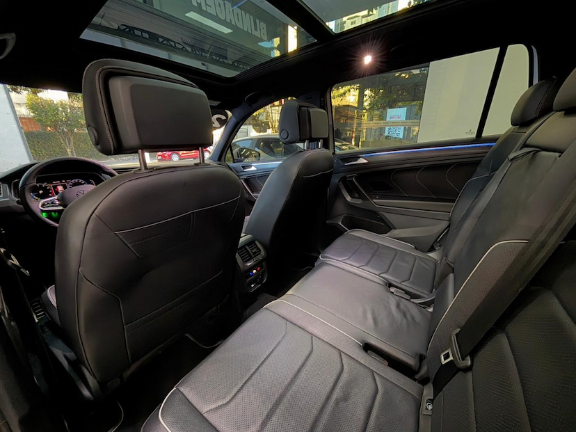 Foto do veículo VOLKSWAGEN TIGUAN 2.0 300 TSI GASOLINA ALLSPACE R-LINE AUTOMÁTICO 2025 15.867 KM 242.777,00