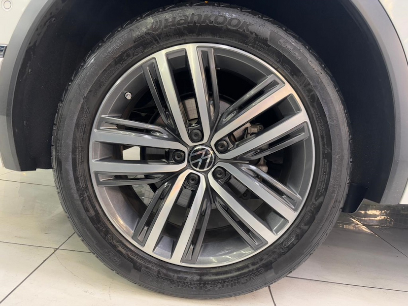 Foto do veículo VOLKSWAGEN TIGUAN 2.0 300 TSI GASOLINA ALLSPACE R-LINE AUTOMÁTICO 2025 15.867 KM 242.777,00