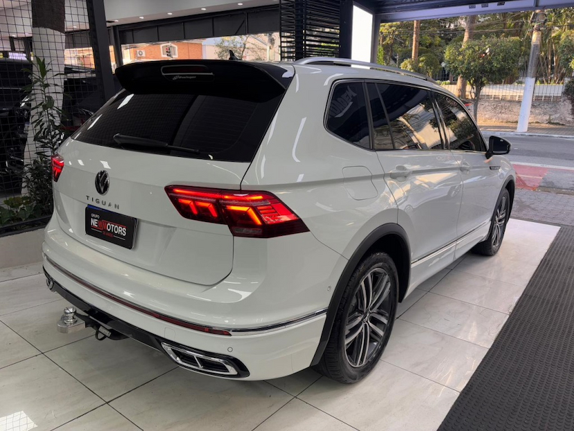 Foto do veículo VOLKSWAGEN TIGUAN 2.0 300 TSI GASOLINA ALLSPACE R-LINE AUTOMÁTICO 2025 15.867 KM 242.777,00