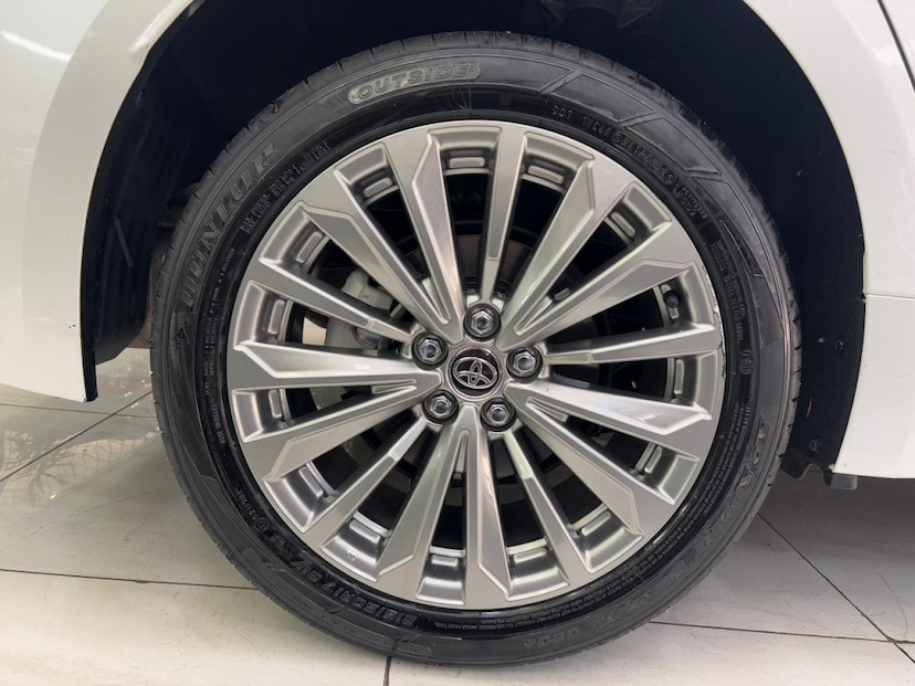 Foto do veículo TOYOTA COROLLA 2.0 VVT-IE FLEX XEI DIRECT SHIFT 2024 42.712 KM 139.777,00