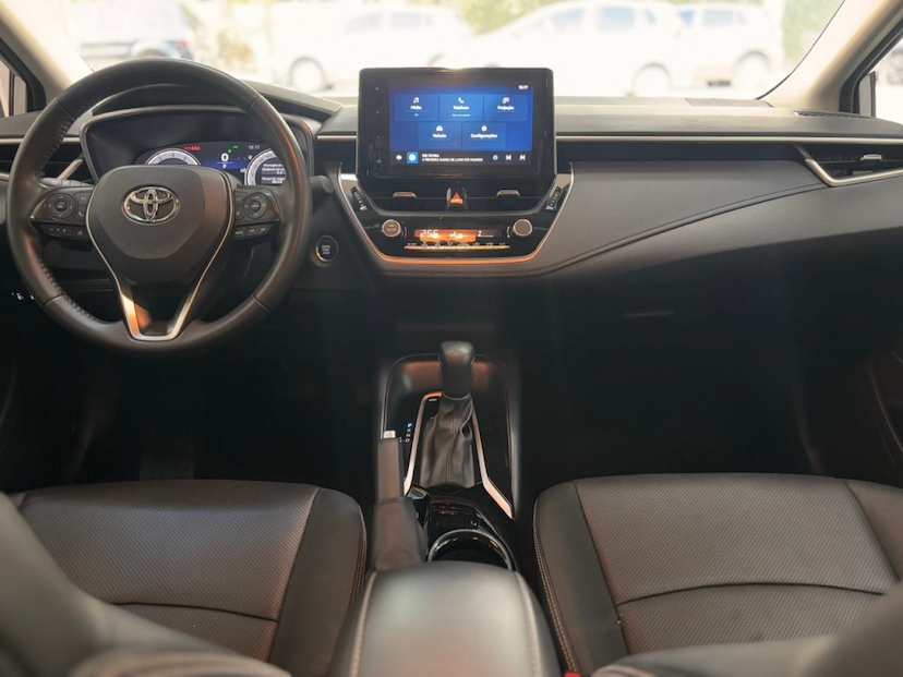 Foto do veículo TOYOTA COROLLA 2.0 VVT-IE FLEX XEI DIRECT SHIFT 2024 42.712 KM 139.777,00