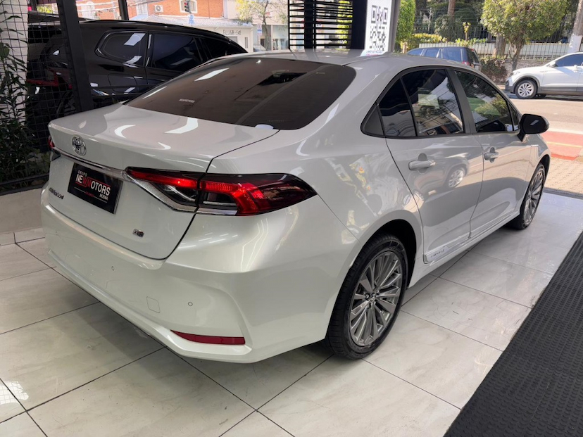 Foto do veículo TOYOTA COROLLA 2.0 VVT-IE FLEX XEI DIRECT SHIFT 2024 42.712 KM 139.777,00