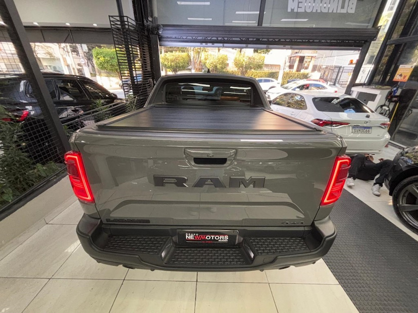 Foto do veículo RAM RAMPAGE 2.0 HURRICANE 4 TURBO GASOLINA LARAMIE 4X4 AUTOMÁTICO 2024 29.007 KM 180.777,00