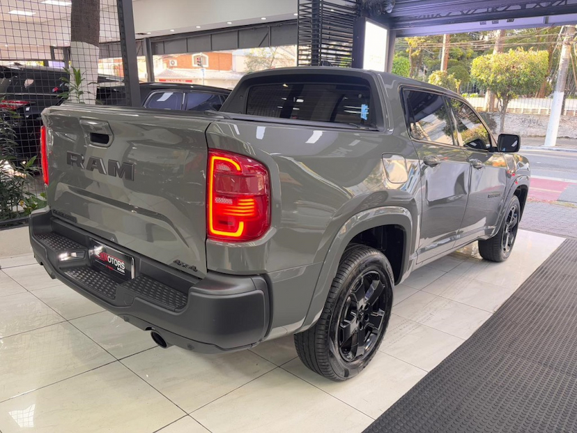 Foto do veículo RAM RAMPAGE 2.0 HURRICANE 4 TURBO GASOLINA LARAMIE 4X4 AUTOMÁTICO 2024 29.007 KM 180.777,00