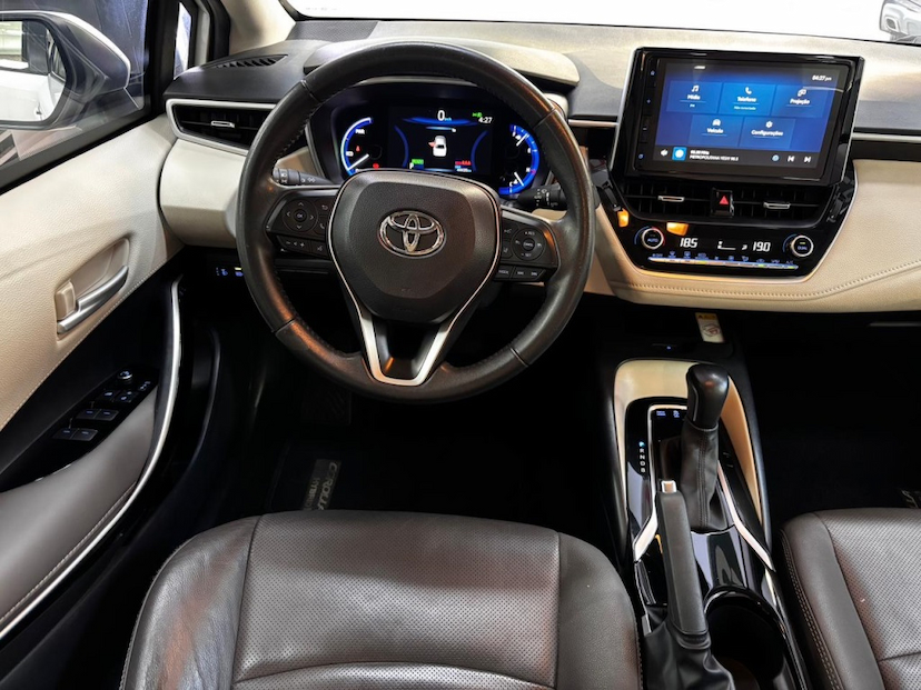 Foto do veículo TOYOTA COROLLA 1.8 VVT-I HYBRID FLEX ALTIS PREMIUM CVT 2023 44.434 KM 178.777,00
