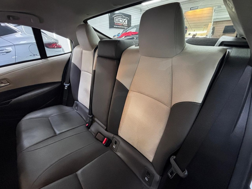 Foto do veículo TOYOTA COROLLA 1.8 VVT-I HYBRID FLEX ALTIS PREMIUM CVT 2023 44.434 KM 178.777,00