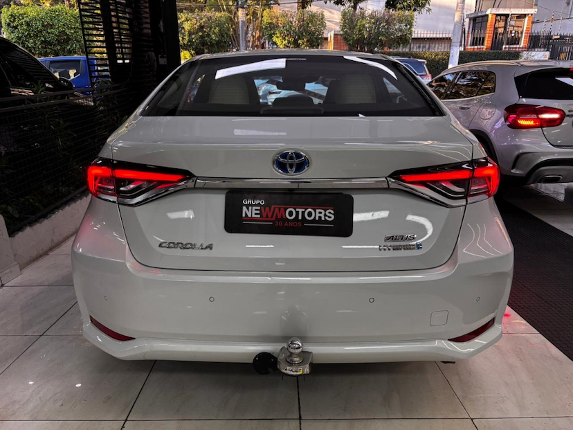 Foto do veículo TOYOTA COROLLA 1.8 VVT-I HYBRID FLEX ALTIS PREMIUM CVT 2023 44.434 KM 178.777,00